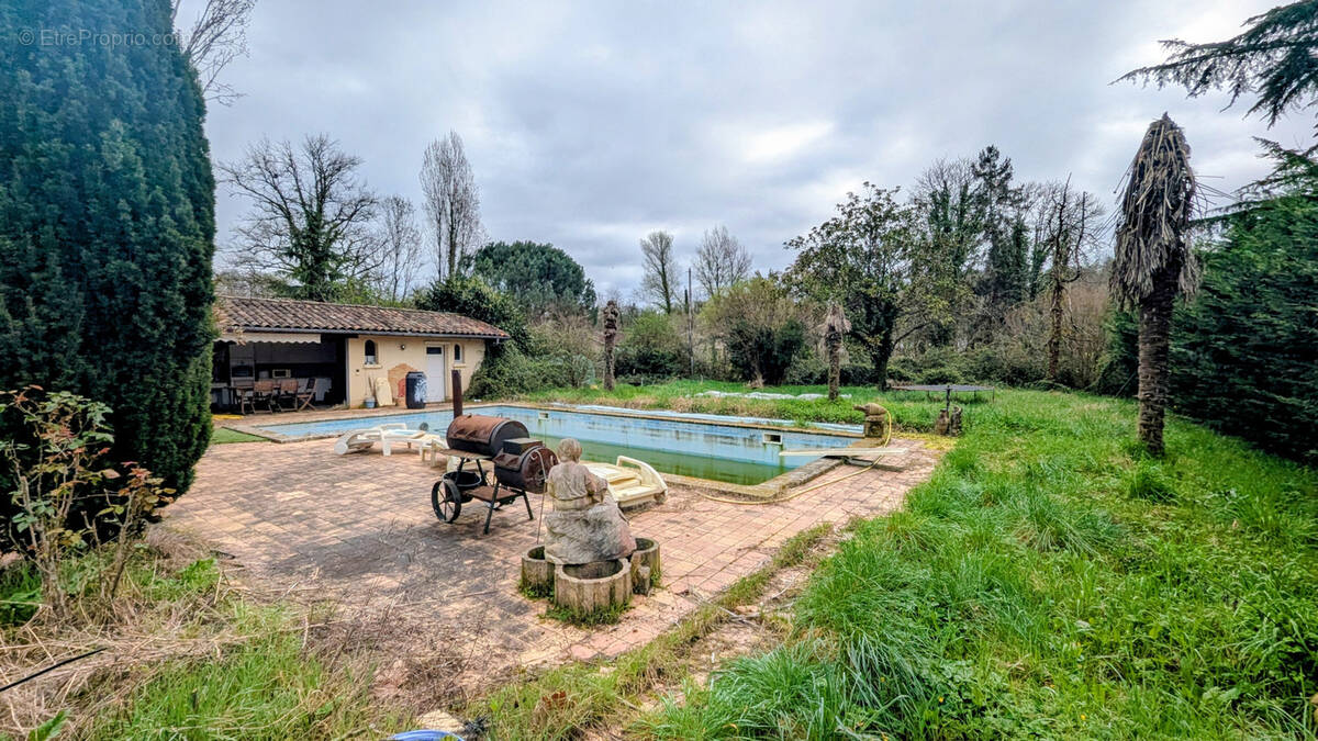 Maison à LE TOURNE