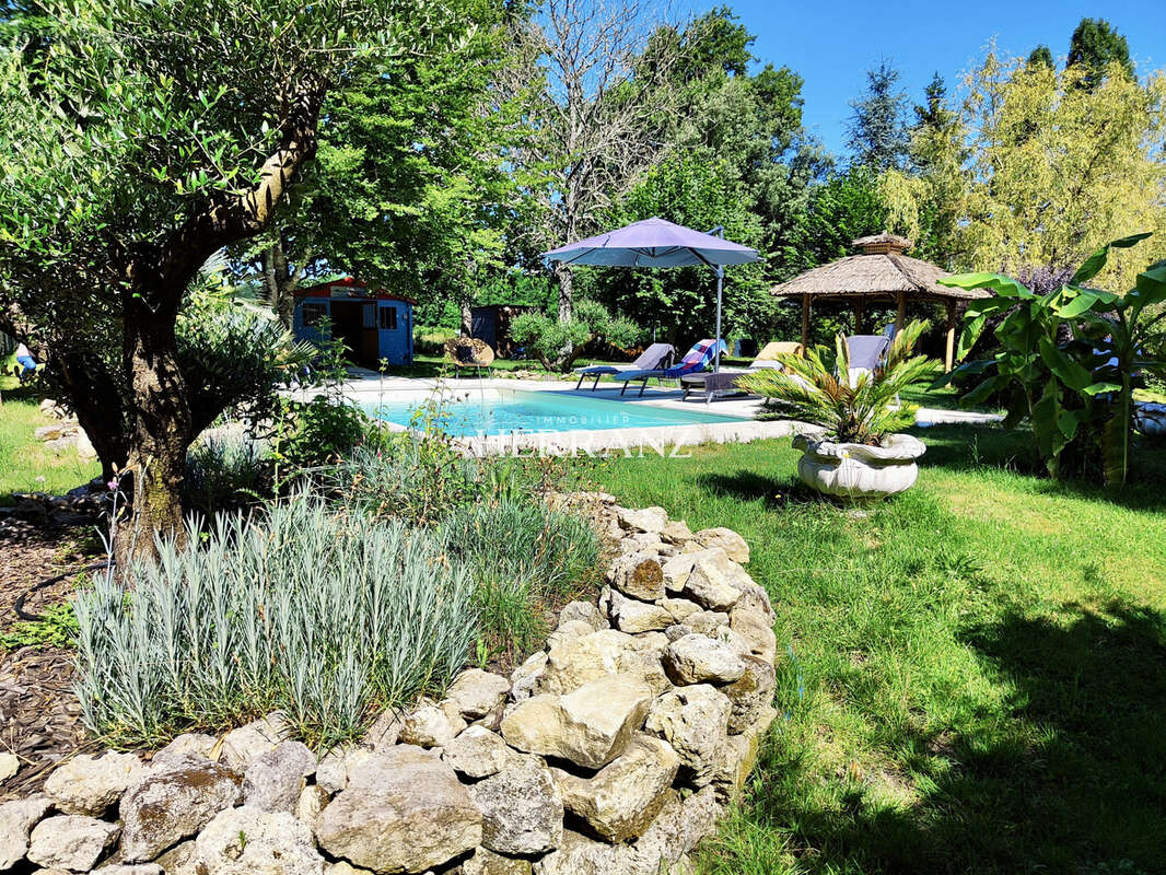 Superbe longère en pierre - batisse familiale ou projet de gîte - piscine et dépendances - photo 16