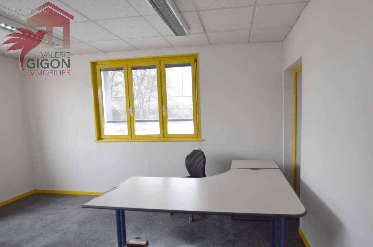 Commerce à AUDINCOURT