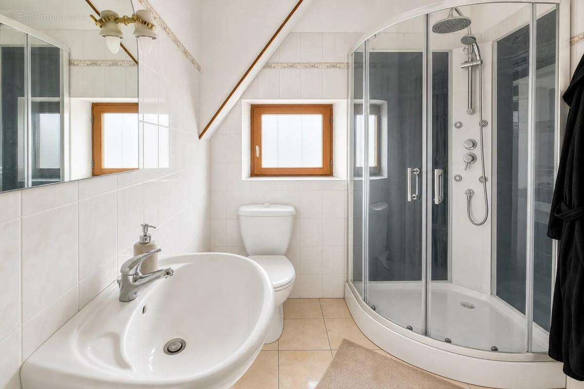 Maison familiale 99 m² avec grand jardin au Mans - photo 11