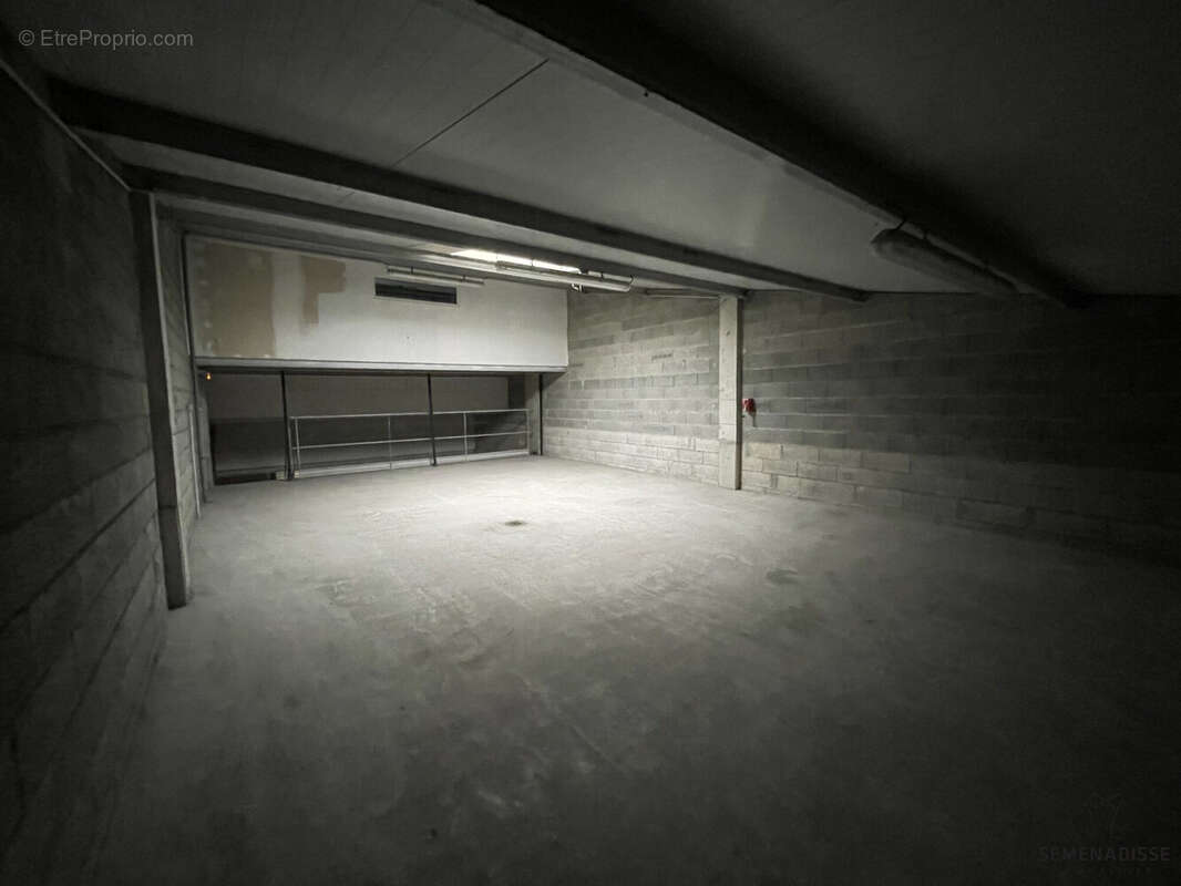 Commerce à VILLENEUVE-TOLOSANE