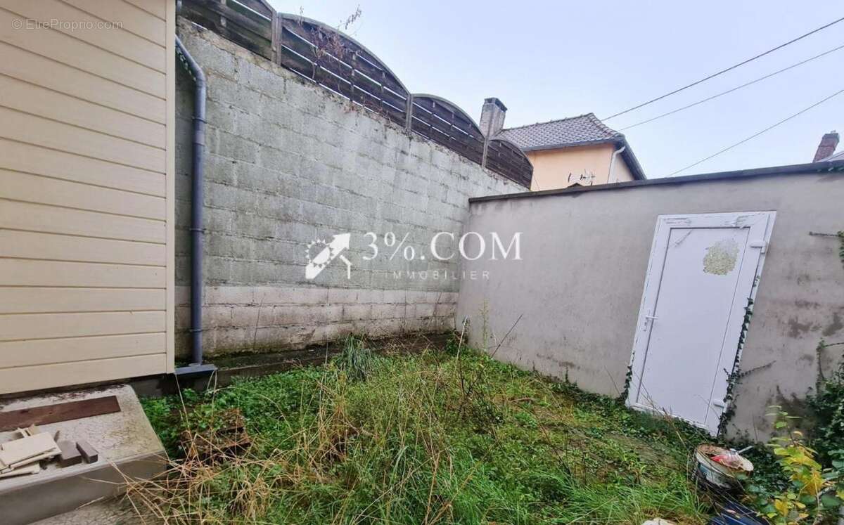 Oisemont : Maison de village  1 / 2 CH, courette, garage - photo 9