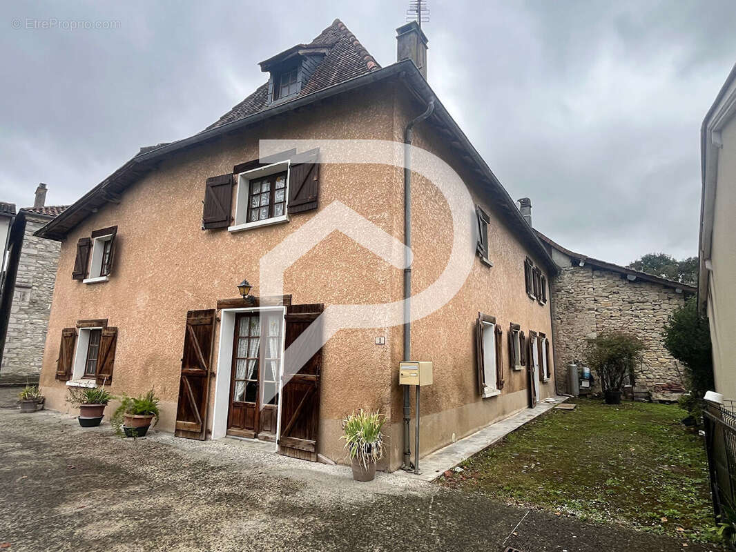 Maison à SAINT-PALAIS