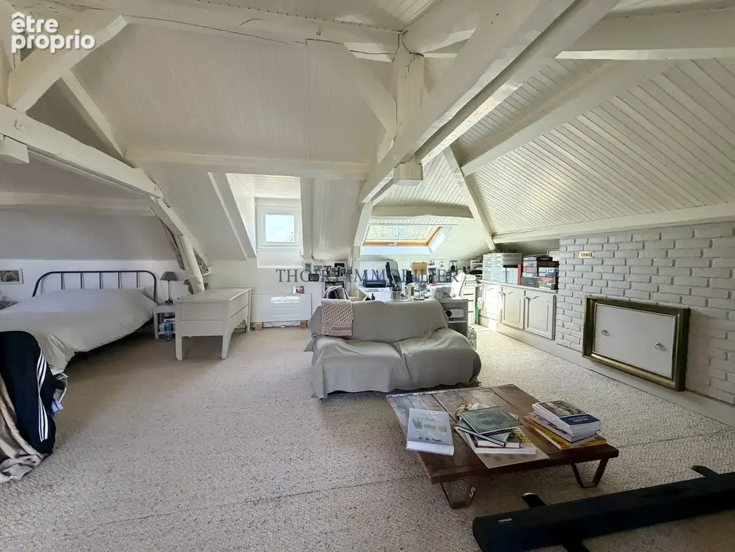 Thoiry centre village. Maison ancienne de 6 pièces sur 371 m2 de terrain. - photo 22