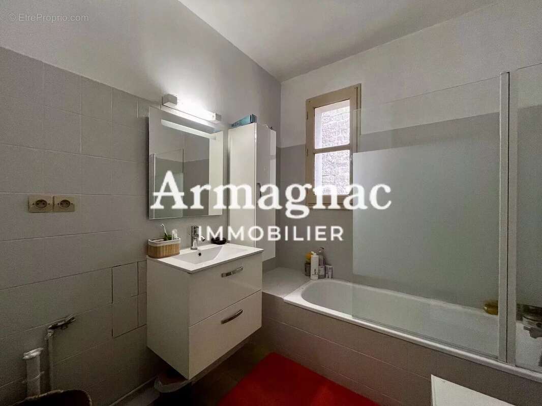 Appartement à VIC-FEZENSAC