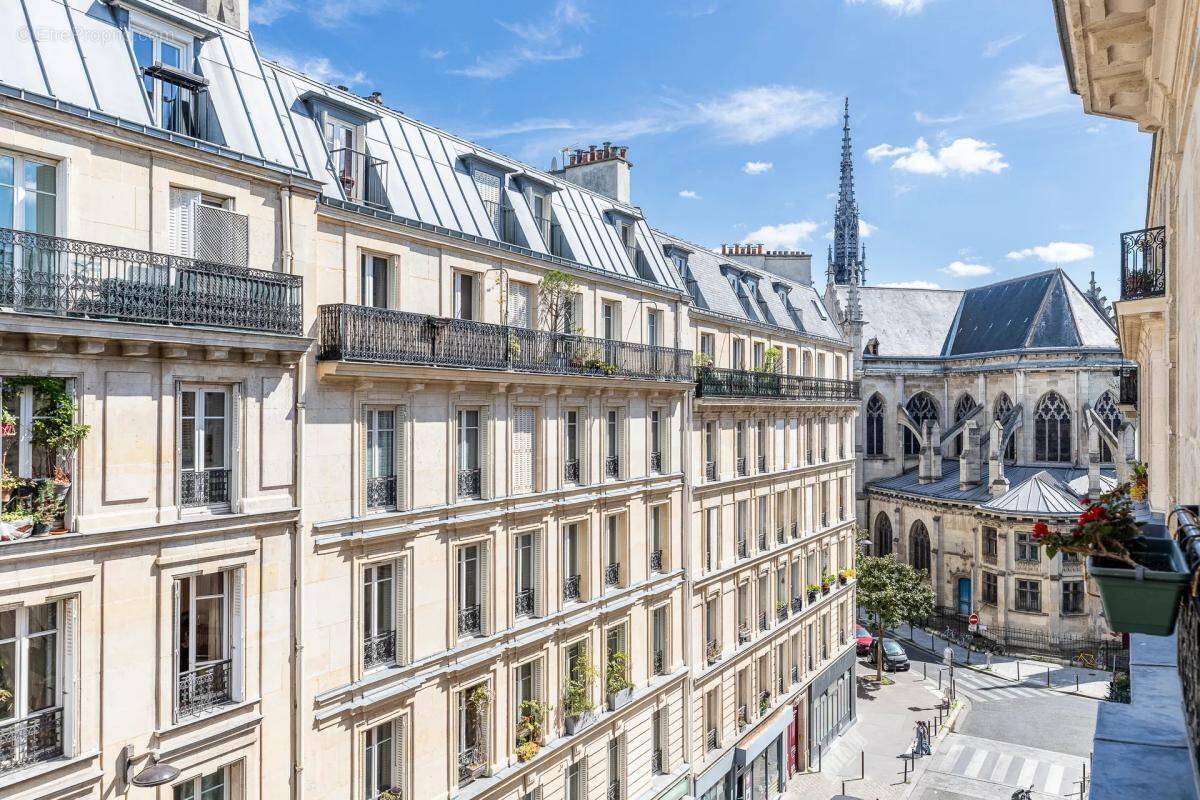 Appartement à PARIS-18E