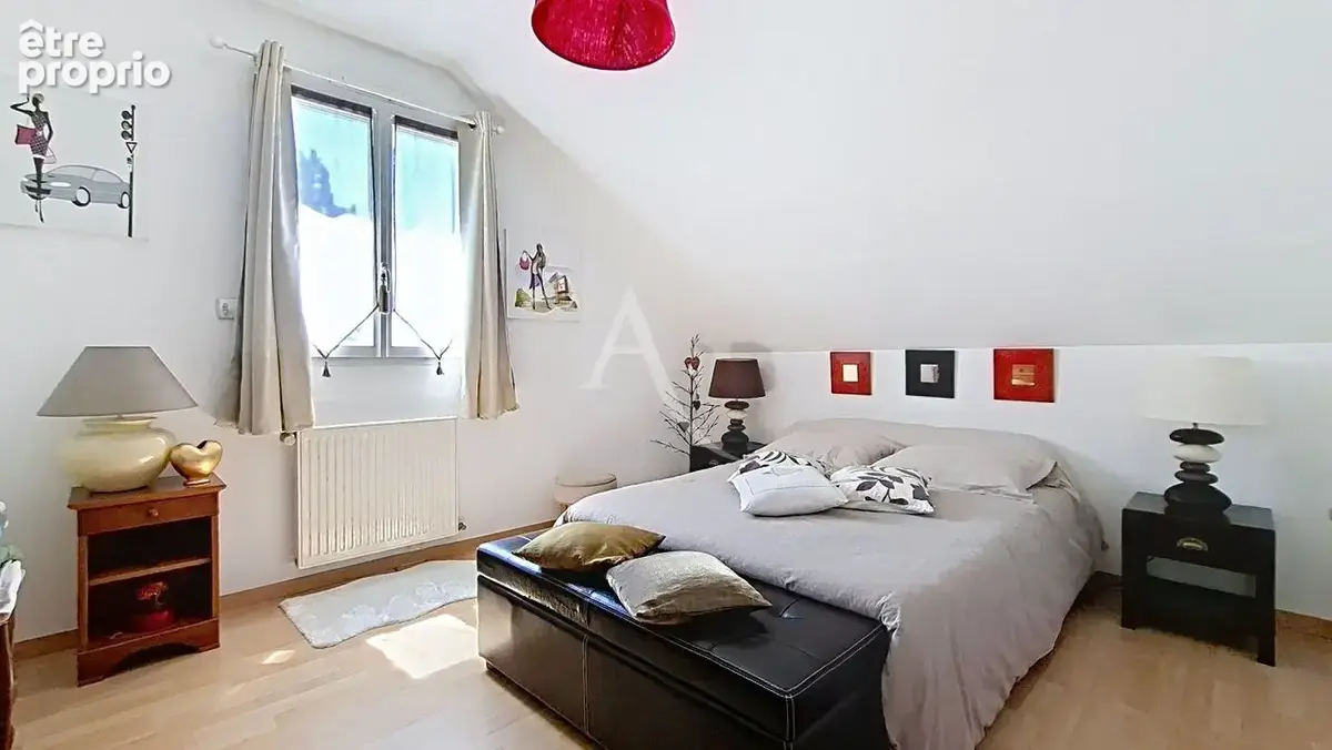 Briollay - Maison récente de plus de 220 m² avec de belles prestations - photo 13