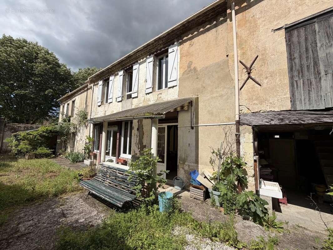 Maison à ETAULIERS
