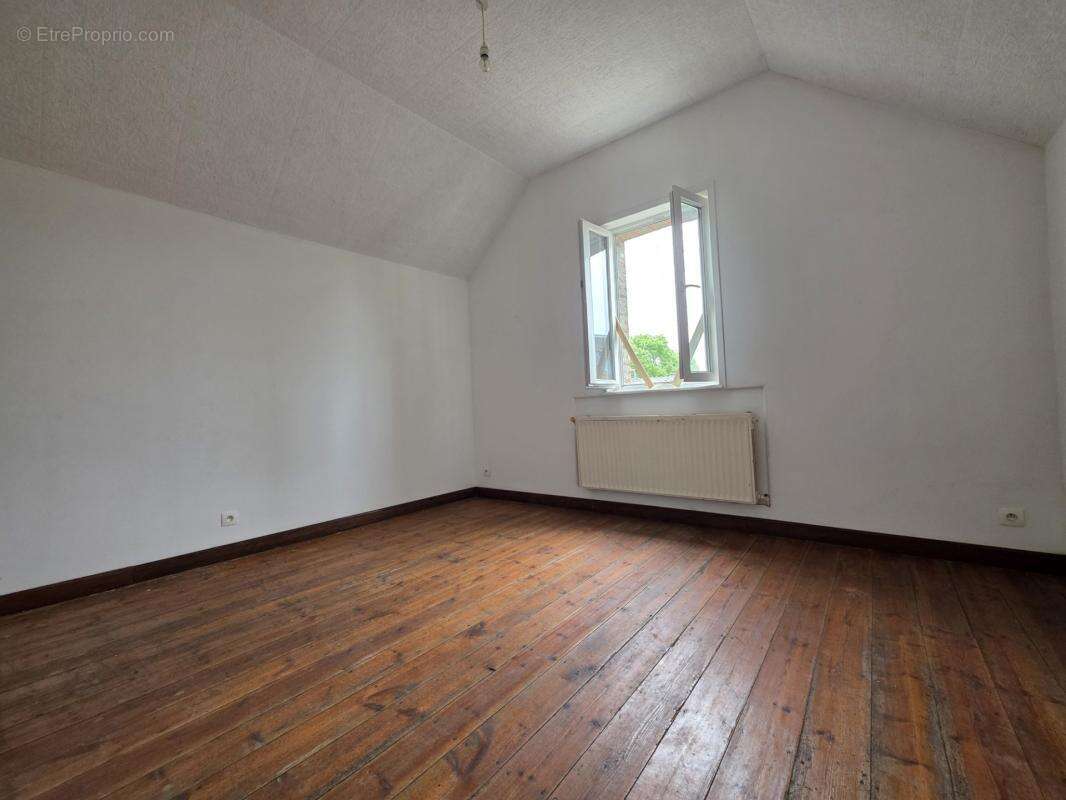 Maison à CATILLON-SUR-SAMBRE