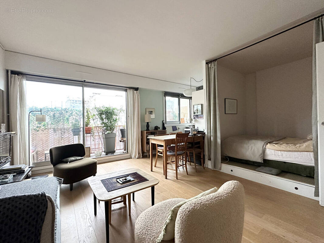 Appartement à PARIS-18E