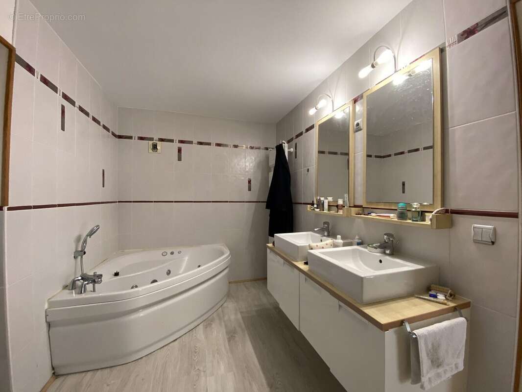 Appartement à SAINT-JUNIEN