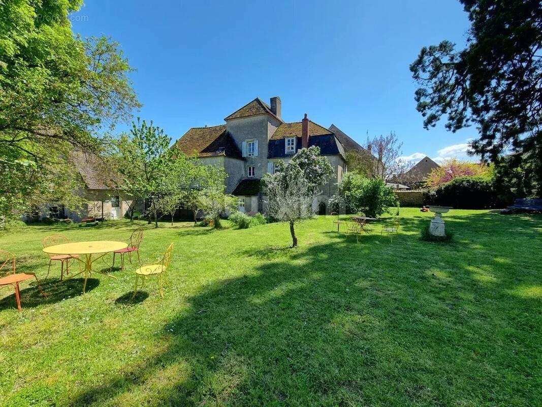 Maison à BRINON-SUR-BEUVRON