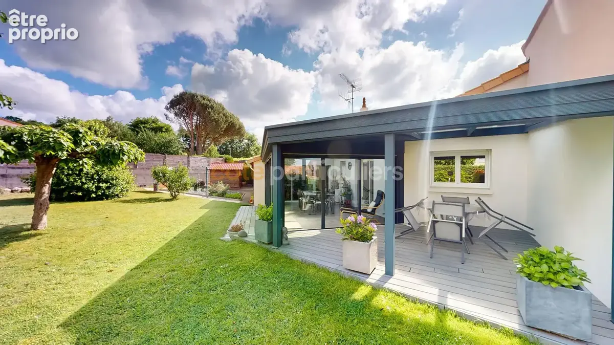 Mortagne-sur-sèvre - plain-pied 179 m² - terrain 966 m² - garage 39 m² - sans vis-à-vis - photo 2