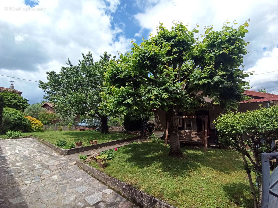 Maison à LABRUGUIERE