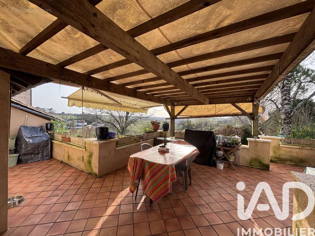 Maison 278 m² à Biras  - photo 2