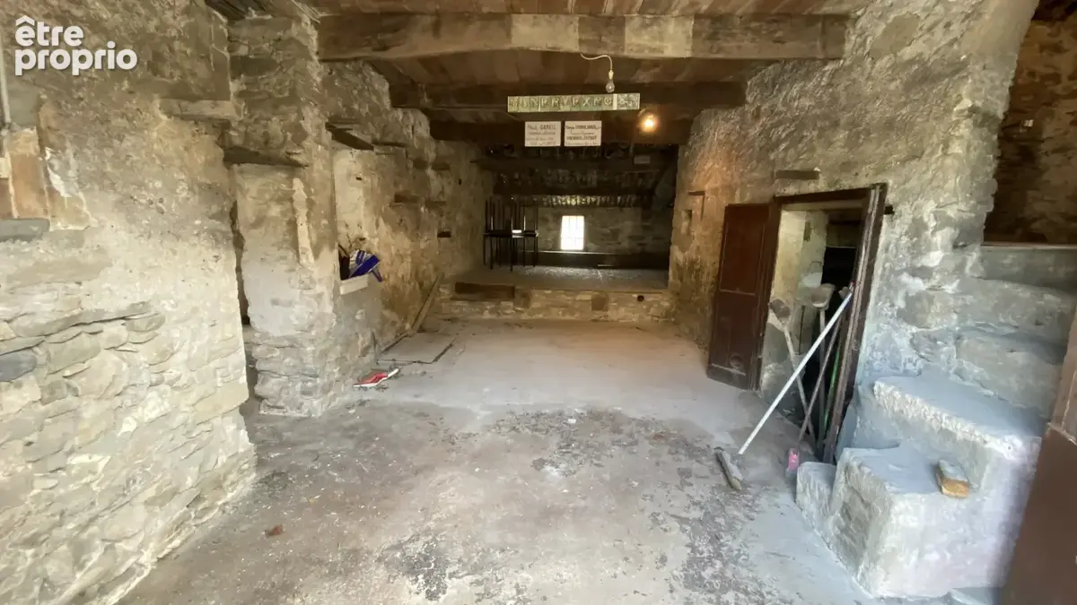 A vendre en exclusivité ensemble immobilier de 257 m2 à rénover avec jardin à Minerve - photo 2