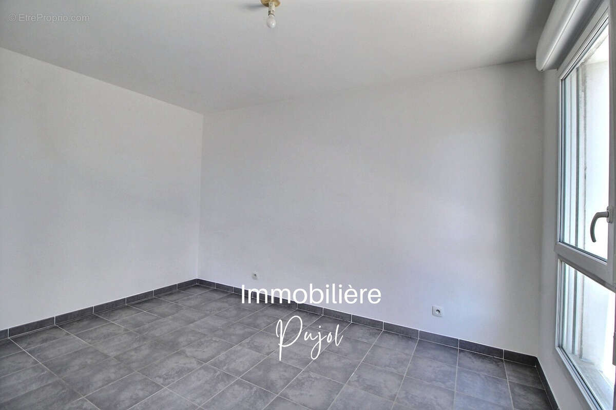 Appartement à MARSEILLE-2E