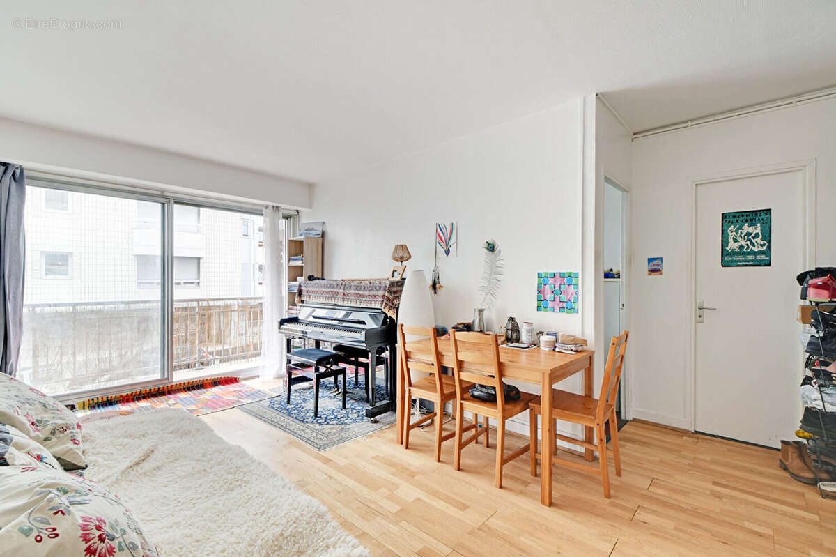 Appartement à PARIS-19E