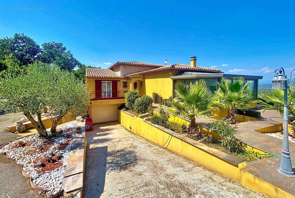 En EXCLUSIVITE Villa de 185m² avec panorama exceptionnel et un calme absolu sur la plaine des Maures - photo 9