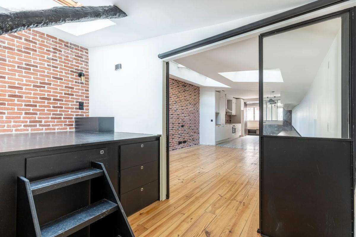 Appartement à PARIS-17E