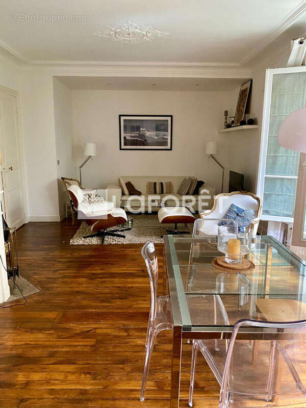 Appartement à PARIS-15E