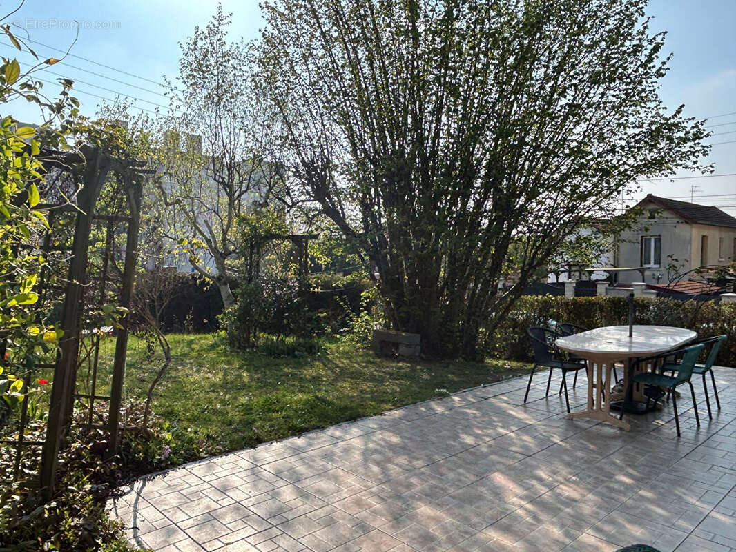 Maison à L'HAY-LES-ROSES