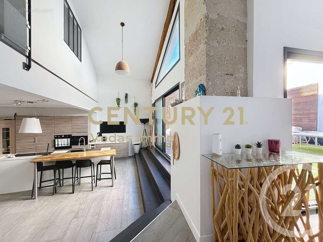 Maison à SAINT-JEAN-DE-VEDAS