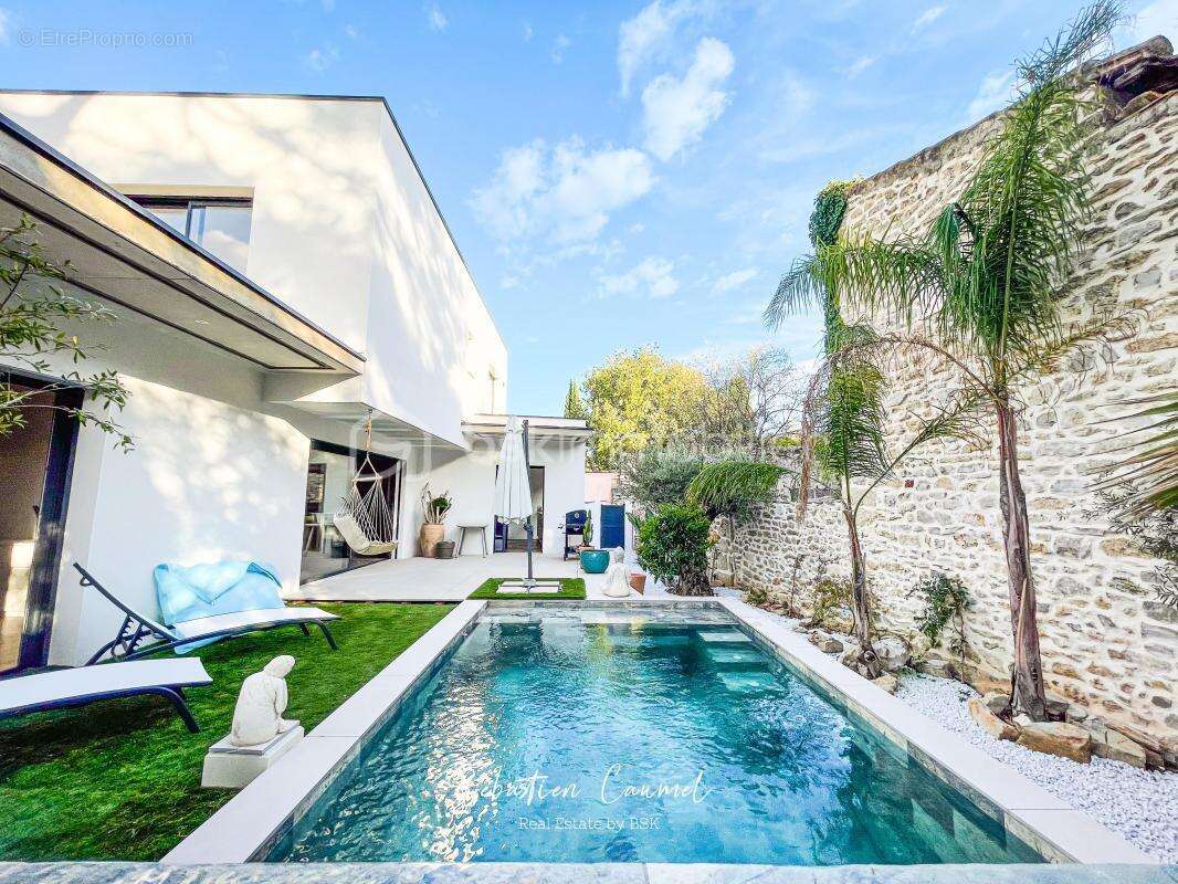 Maison à COURNONTERRAL