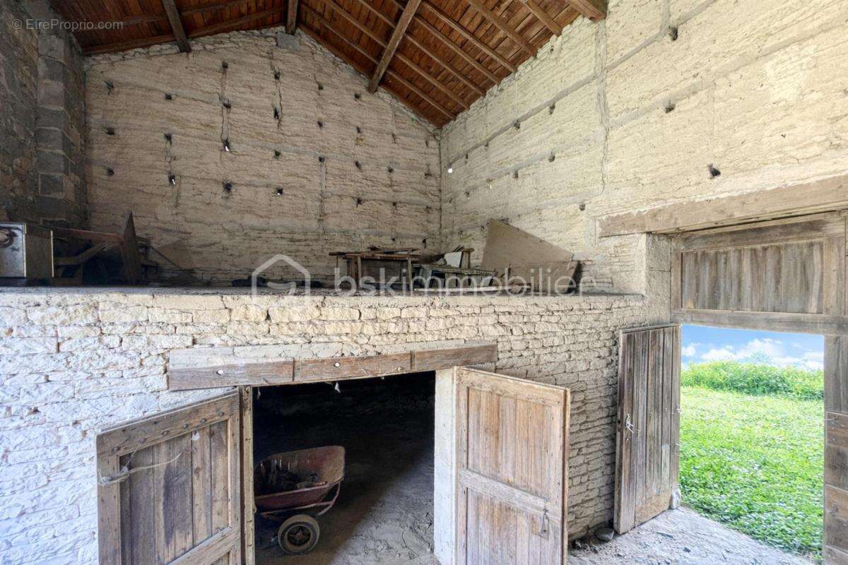 Maison à CRECHES-SUR-SAONE