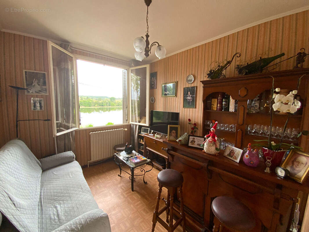 SAINT-EMILAND - Ténement immobilier comprenant deux maisons avec dépendances sur terrain de 1ha 48a 95ca - photo 5
