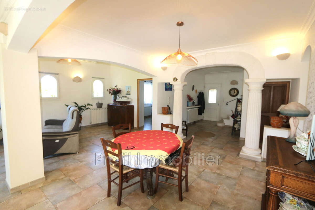 Maison à CODOGNAN