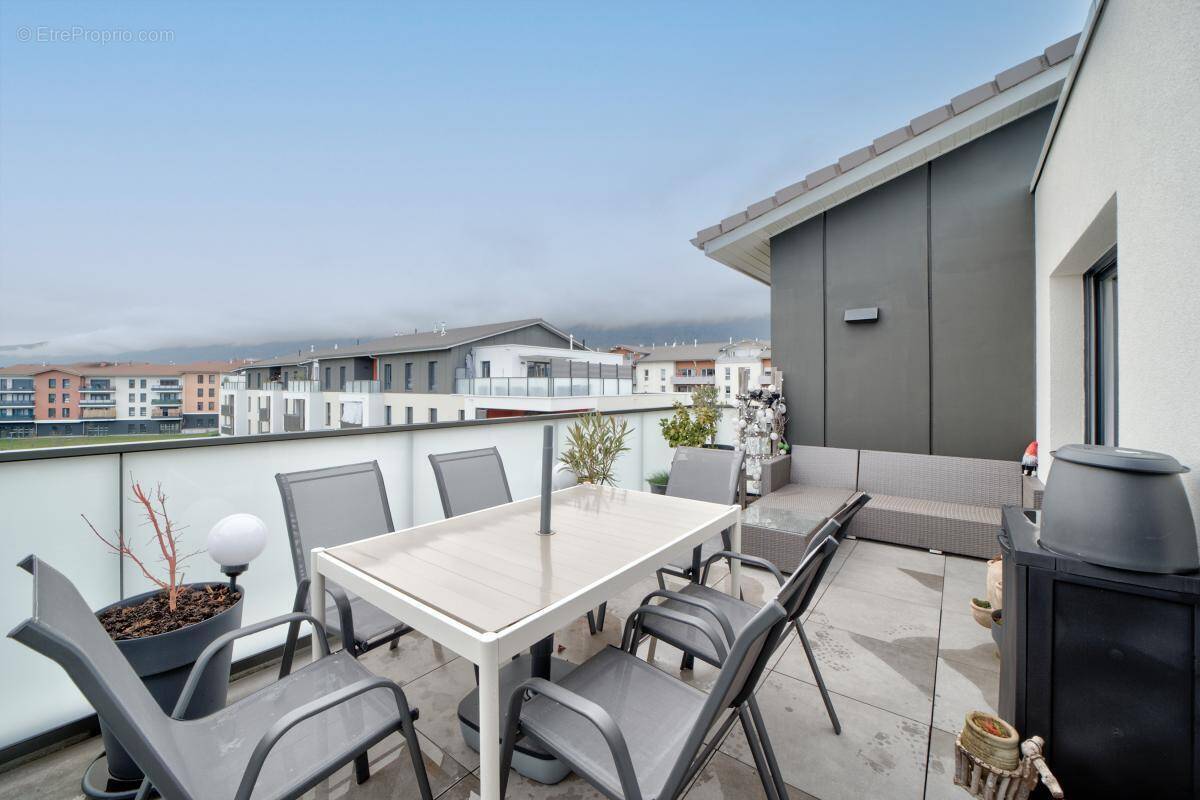 Appartement à CESSY