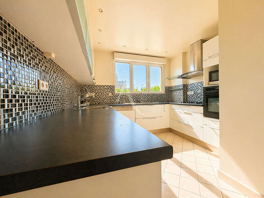Appartement à FONTENAY-SOUS-BOIS