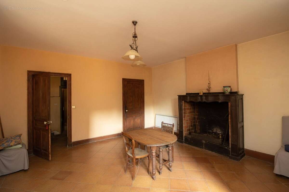 Maison 261 m² à Savenes  - photo 6