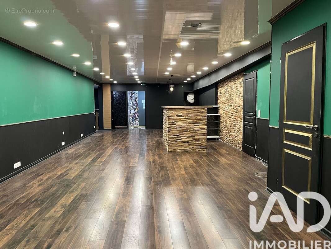 Commerce 252 m² à Claye-Souilly  - photo 2