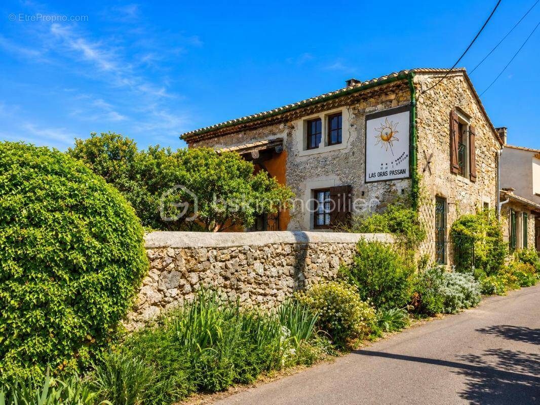 Maison à LA TOUR-SUR-ORB