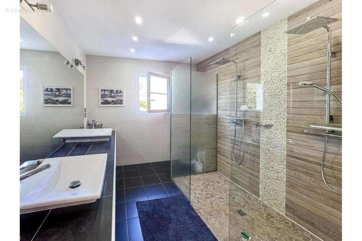 Maison T6 de 222m² à Léognan - photo 7