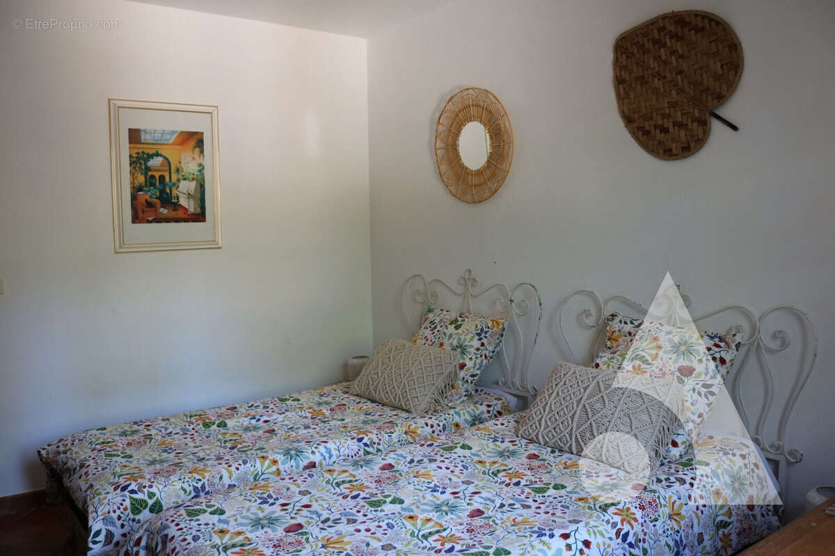 Maison à LE CANNET-DES-MAURES