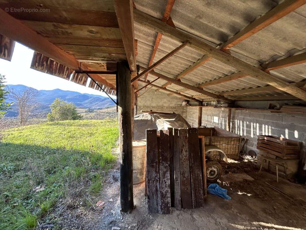 Terrain à SAINT-FERRIOL