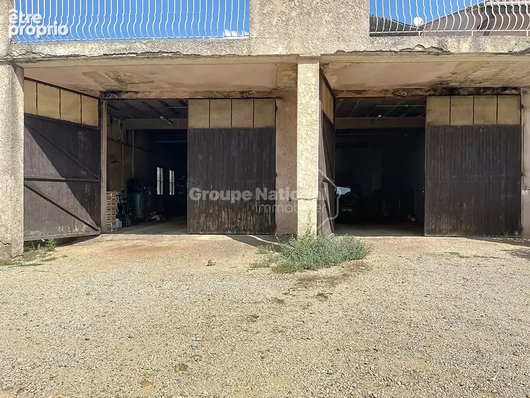 Exceptionnel à Châteauneuf-du-Pape : Hangar de 170 m² sur terrain de 250 m²  environs Potentiel Loft - photo 2