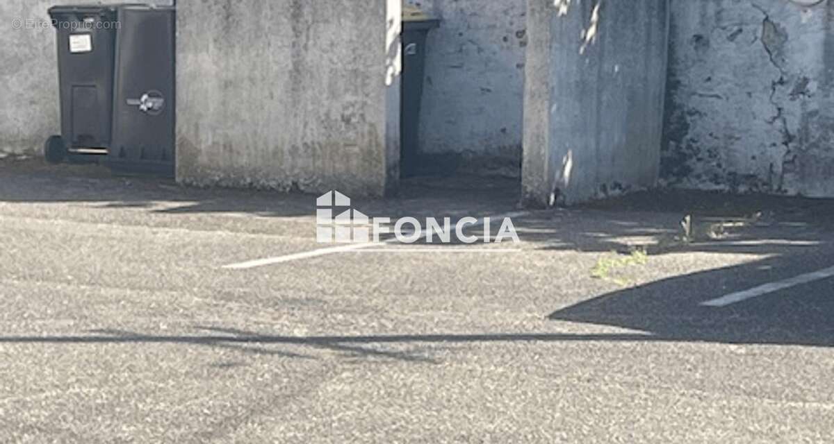 Parking à ETRECHY