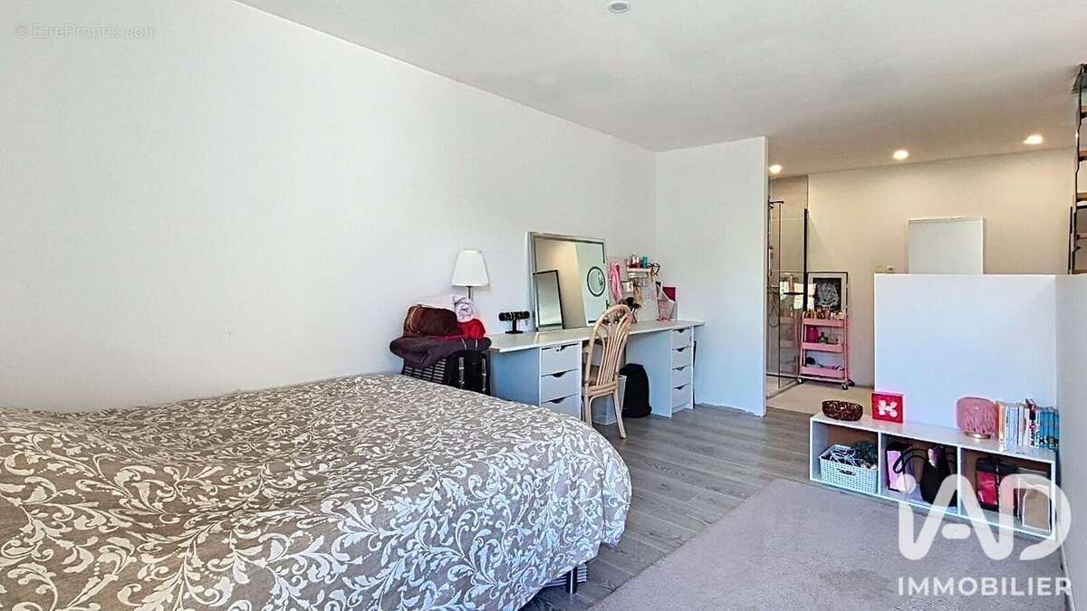 Maison 148 m² à Crecy-La-Chapelle  - photo 9