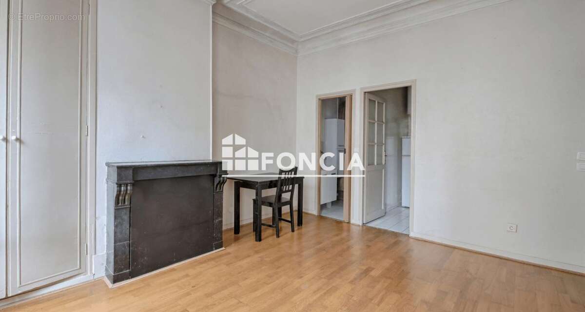 Appartement à PARIS-14E