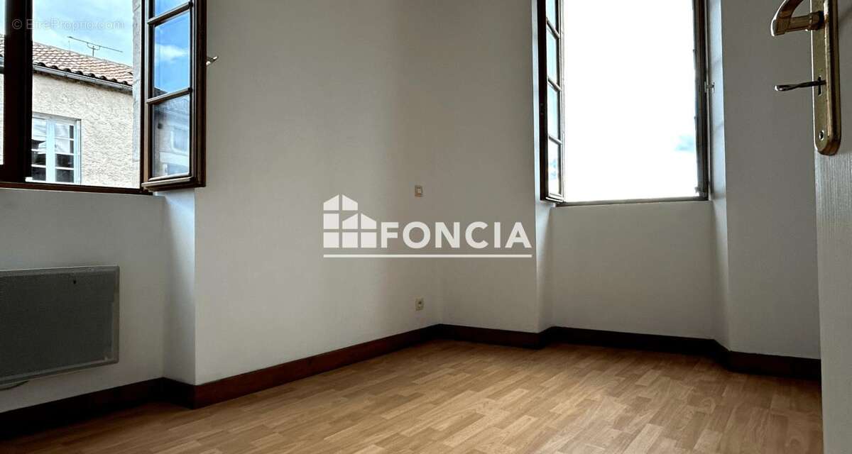 Appartement à PUY-L'EVEQUE