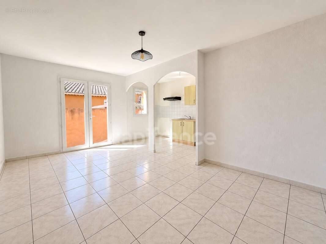 Maison à vendre 4 pièces 74 m2 avec jardin et garage PUYVERT (84) - photo 5