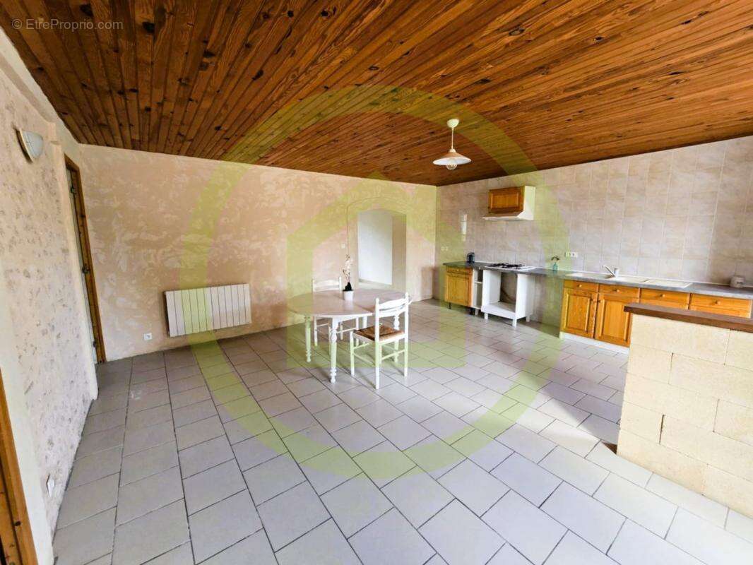 Maison à SAINT-CIERS-SUR-GIRONDE