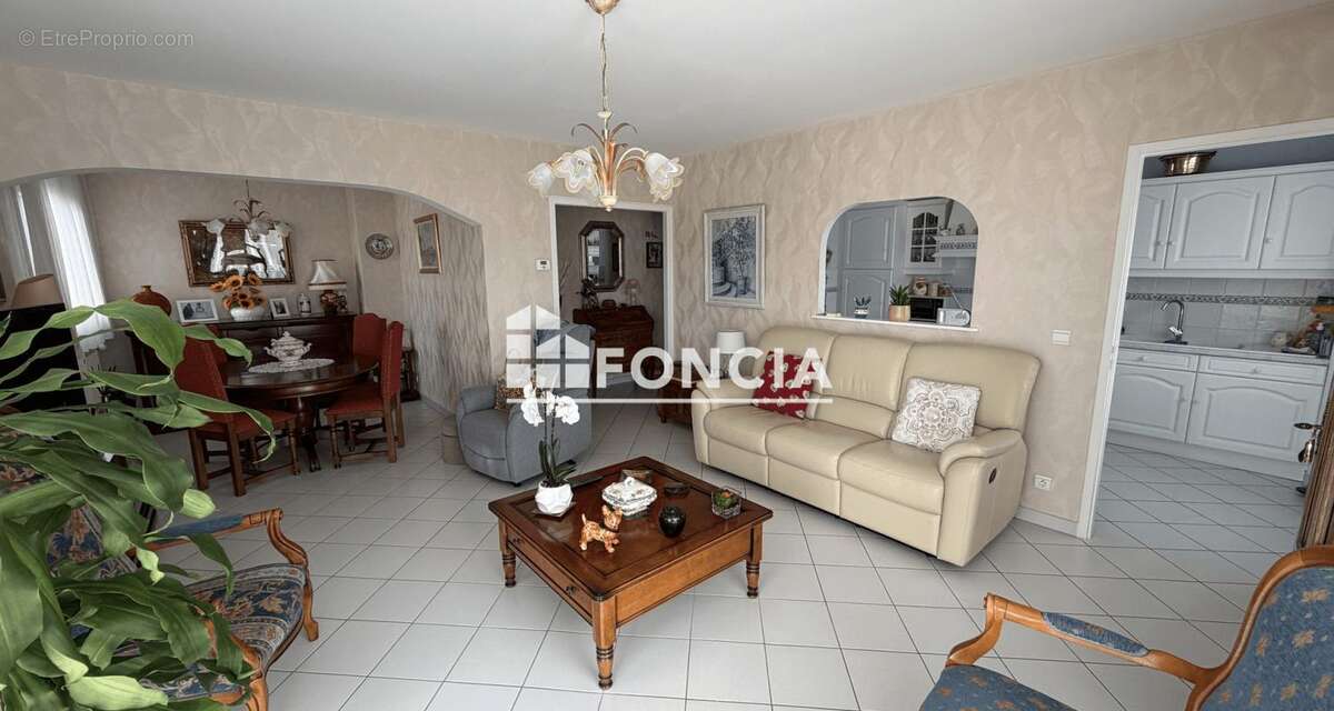Secteur recherché appartement 70m² avec terrasse , cave et garage - photo 2