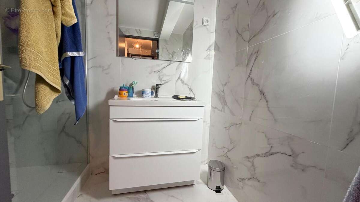 Photo 8 - Maison à LA TOUR-DE-SALVAGNY