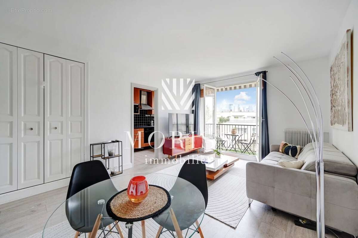 Appartement à NEUILLY-SUR-SEINE