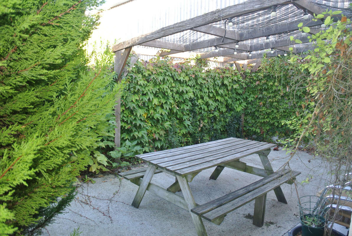 Commerce à VIRAZEIL